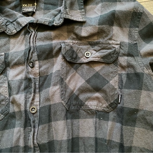Burton || Black Plaid Flannel Shirt - Picture 2 of 7
